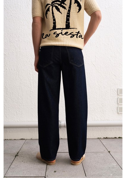 Nakış Detaylı Lacivert Jean fırsatları