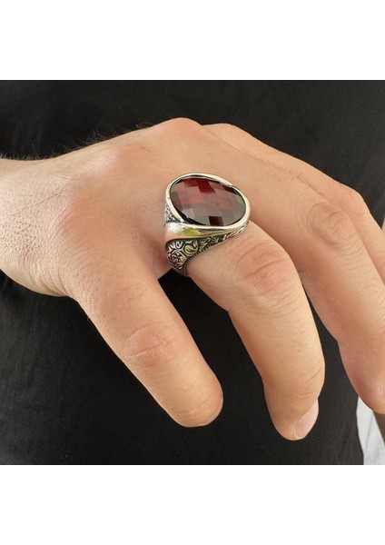 925 Ayar Gümüş Oval Fasetli Kırmızı Zirkon Taşlı Erkek Yüzük modelleri