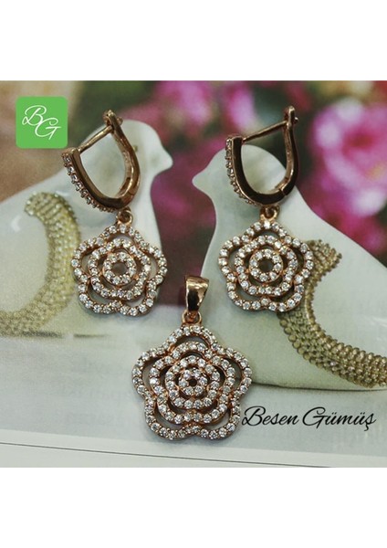 Çiçek Figürlü Taşlı Set