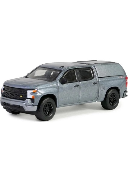 1/64 Blue Collar Collection Series 13- 2023 Chevrolet Silverado 1500 Custom Pickup Camper fiyatları