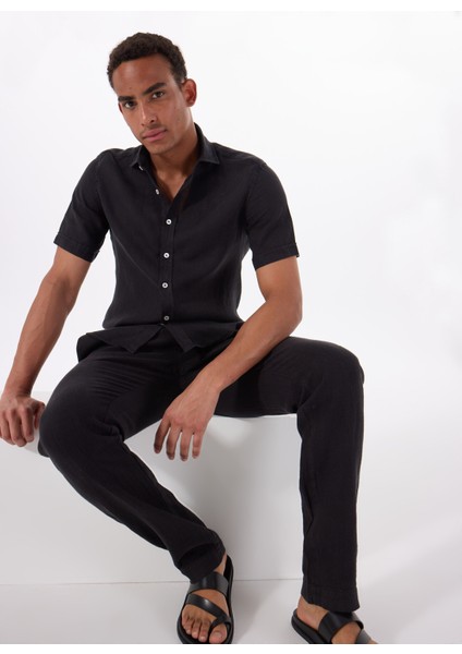 Standart Düğmeli Yaka Siyah Erkek Gömlek Mr Short Sleeve