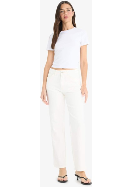 Slim Fit Dar Kesim Bisiklet Yaka Basic Düz Kısa Kollu Beyaz Tişört F3535AX25SM fiyatları