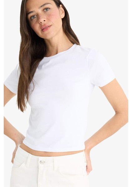 Slim Fit Dar Kesim Bisiklet Yaka Basic Düz Kısa Kollu Beyaz Tişört F3535AX25SM