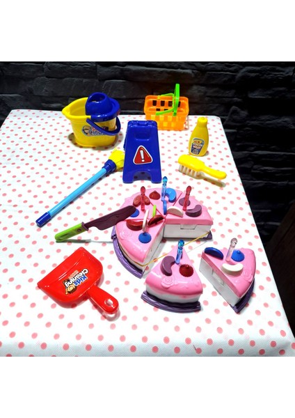 Oyuncak Evcilik ve Mutfak Setleri Kesilen Cırtlı Doğum Günü Pastası Temizlik Seti 14 Prç