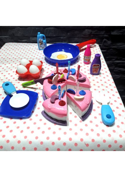 Oyuncak Evcilik ve Mutfak Setleri Kesilen Cırtlı Doğum Günü Pastası Tepsili Mutfak Seti 19 Prç