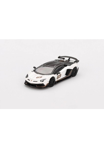 1/64 842 Lamborghini Aventador Svj 63 Bianco Asopo fiyatları