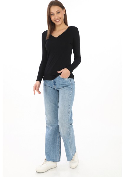 Yumuşak, Rahat ve Şık Viskon V Yaka Tişört-Siyah fiyatları