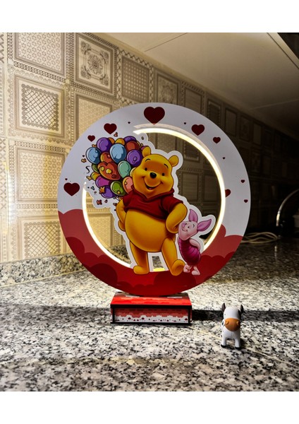 Winnie The Pooh Piglet Renkli Masa Lambası Ahşap