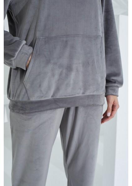 Soft Kanguru Cepli Kapşonlu Kadife Kadın Eşofman Takımı modelleri