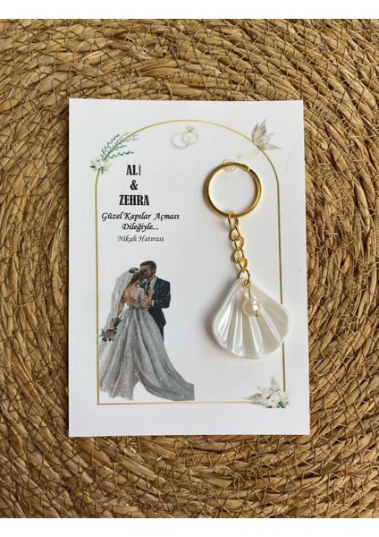 Midye Kabuklu Inci Desenli Kişiye Özel Anahtarlık Nikah Hatırası – 10 Adet | Kartlı & Zarif Hediyelik modelleri