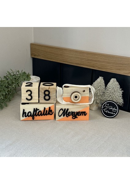 İsimli Renkli 3 Boyutlu Bebek Ahşap Hatıra Küpü Anı Küpü + Ahşap Fotoğraf Makinesi Seti / Türkçe