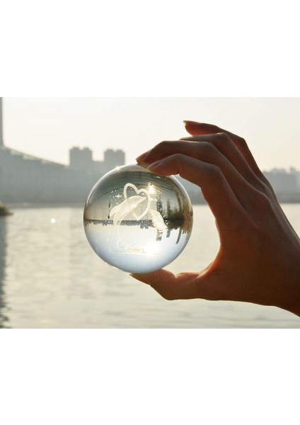 Dekoratif Metal Ayaklı Kalpli Yunus Tasarımlı 3D Cam Küre 6 cm fiyatları