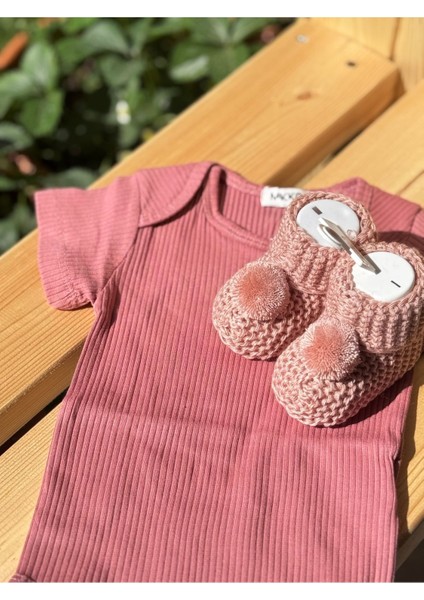 Bebek Kısa Kollu Body Zıbın&patik Set (Müslin Mendil Hediyeli) Hediyelik Set