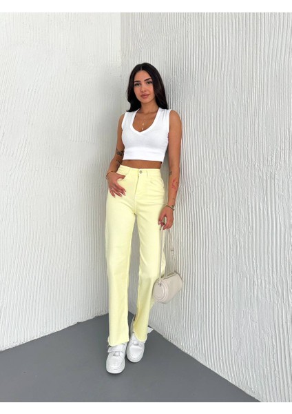 Kesik Paça Detaylı Sarı Kot Pantolon
