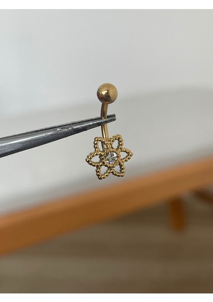 316 L Cerrahi Çelik Gold Renginde Çiçek Modeli Zirkon Taşlı Göbek Piercingi