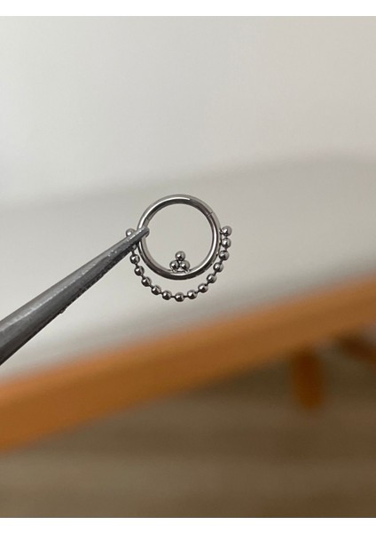 316 L Cerrahi Çelik Sallantılı Top Zincir Detaylı Halka Kıkırdak Helix Tragus Piercingi