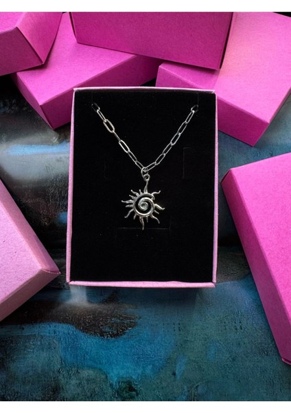 Güneş Kolye Çelik Ataç Zincirli Kutulu 45 cm