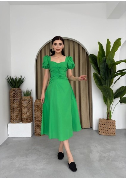 Kare Yaka Düğmeli Elbise fırsatları