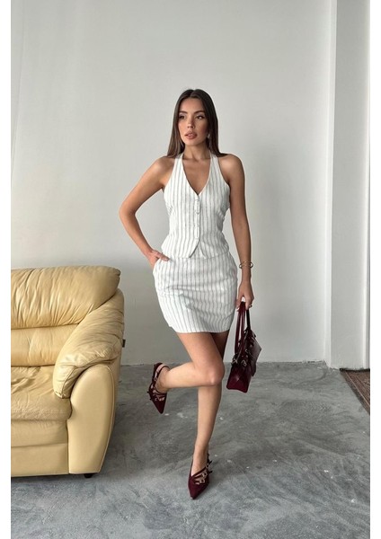 Beyaz Çizgili Yelek ve Etek Takım