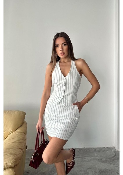 Beyaz Çizgili Yelek ve Etek Takım