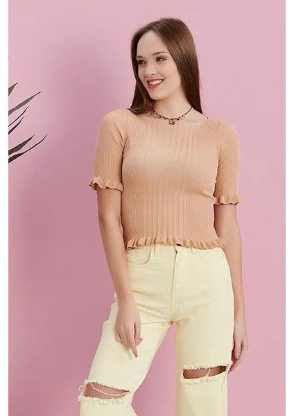 Kısa Kol Kare Yaka Fırfırlı Triko Bluz modelleri