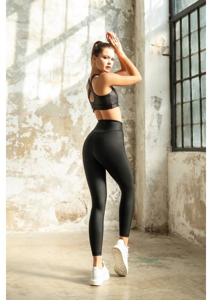 Dar Kesim Toparlayıcı Desenli Deri Görünümlü Spor Tayt fırsatları