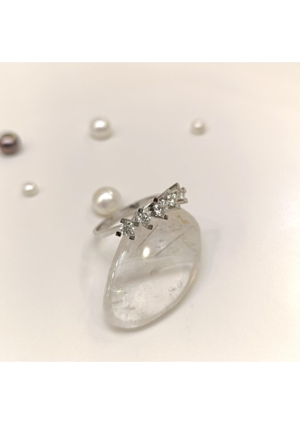 0.54CT F-G Color Beş Taş Pırlanta Taşlı Yüzük 14 Ayar Altın Hd Videolu modelleri
