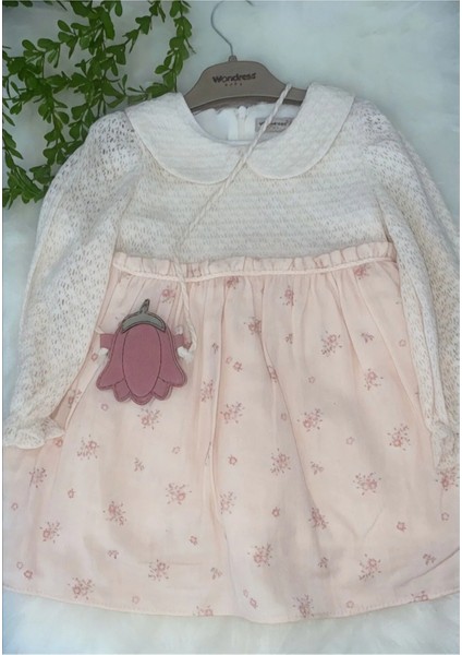 Kız Bebek ve Çocuk Dantel Bebe Yaka Çantalı Müslin Elbise Kız Bebek ve Çocuk Dantel Bebe Yaka Çantalı Müslin Elbis