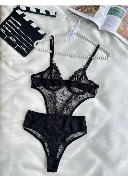 Çiçek Desenli Siyah Bodysuit
