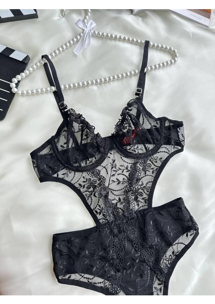 Çiçek Desenli Siyah Bodysuit