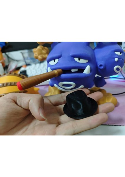 Weezing Figür – Şapkalı Tasarım (Dekoratif Model)