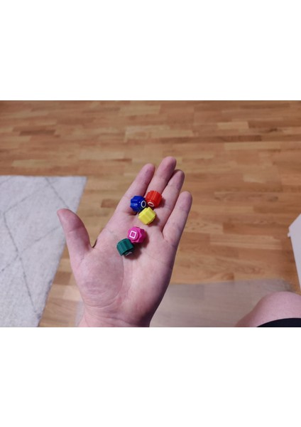 – Kore Geleneksel Oyuncakları: Shuttlecock (Gonggi) ve Flying Stones (Biseokchigi)