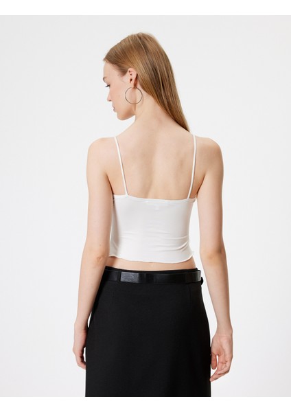 Yeni Sezon Crop Üst Fiyonk Detaylı Ip Askılı Slim Fit fırsatları