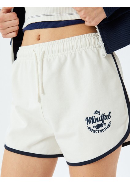 Yeni Sezon Kolej Nakışlı Beli Bağcıklı Biyeli Mini Şort