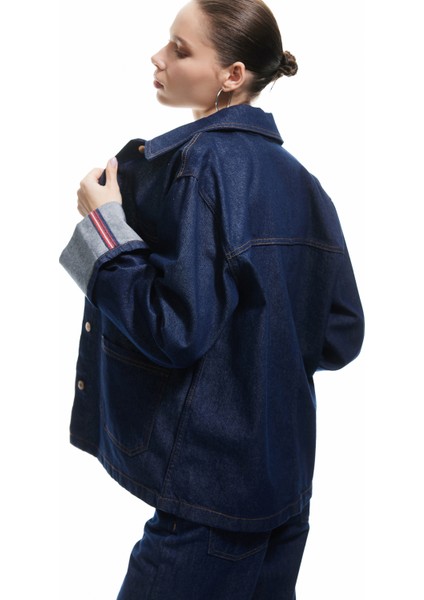 Yeni Sezon Pamuklu Cep Detaylı Klasik Yaka Düğmeli Denim Ceket