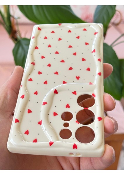 Samsung Galaxy S23 Ultra Kılıf Kamera Korumalı Dalga Kenarlı Kırmızı Kalp Desenli Silikon Kapak