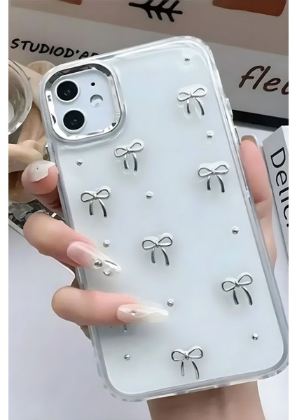 Apple iPhone 11 Kılıf Fiyonk Desenli Şeffaf Simli Gümüş Kamera Çıkıntılı Parlak Kapak