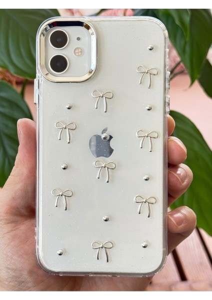Apple iPhone 11 Kılıf Fiyonk Desenli Şeffaf Simli Gümüş Kamera Çıkıntılı Parlak Kapak