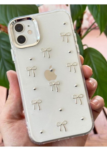 Apple iPhone 11 Kılıf Fiyonk Desenli Şeffaf Simli Gümüş Kamera Çıkıntılı Parlak Kapak