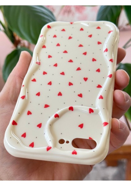 Apple iPhone 7 / 8 Plus Uyumlu Kılıf Kamera Korumalı Dalga Kenarlı Kırmızı Kalp Desenli Silikon Kapak
