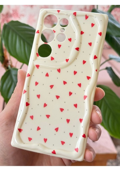 Samsung Galaxy S22 Ultra Kılıf Kamera Korumalı Dalga Kenarlı Kırmızı Kalp Desenli Silikon Kapak fırsatları