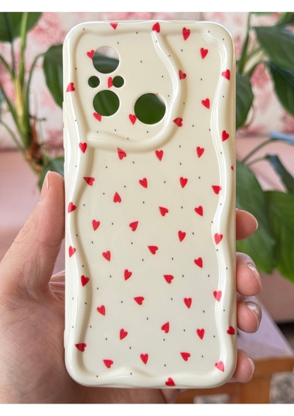 Xiaomi Redmi 12C Kılıf Kamera Korumalı Dalga Kenarlı Kırmızı Kalp Desenli Silikon Kapak