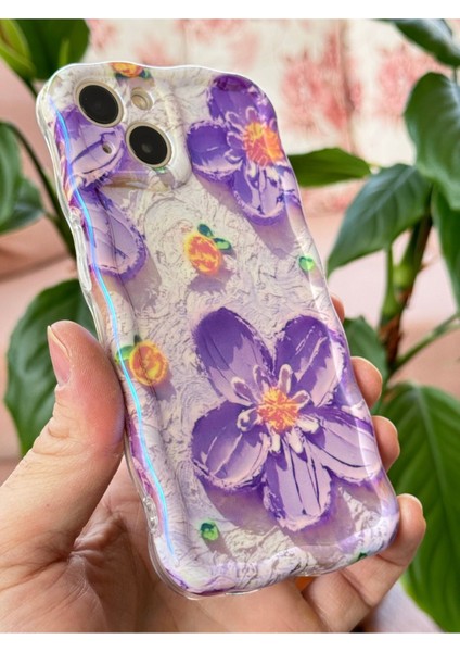 Apple iPhone 13 Kılıf Parlak Mor Çiçek Desenli Dalga Kenarlı Darbe Emici Kapak