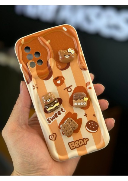 Samsung Galaxy A51 Uyumlu Kılıf Tasarımlı Desenli Kamera Korumalı Ayıcık Bisküvi Renkli Cofffe Silikon Kapak
