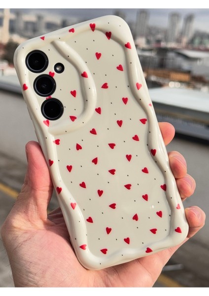 Samsung Galaxy A16 Uyumlu Kılıf Kamera Korumalı Dalga Kenarlı Kırmızı Kalp Desenli Silikon Kapak