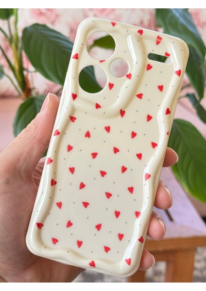 Xiaomi Redmi Note 13 Pro Plus Kılıf Kamera Korumalı Dalga Kenarlı Kırmızı Kalp Desenli Silikon Kapak