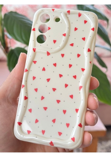 Samsung Galaxy S21 Fe Kılıf Kamera Korumalı Dalga Kenarlı Kırmızı Kalp Desenli Silikon Kapak