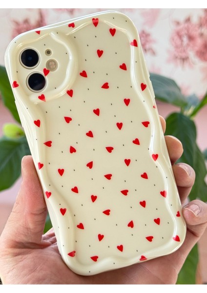 Apple iPhone 12 Kılıf Kamera Korumalı Dalga Kenarlı Kırmızı Kalp Desenli Silikon Kapak modelleri