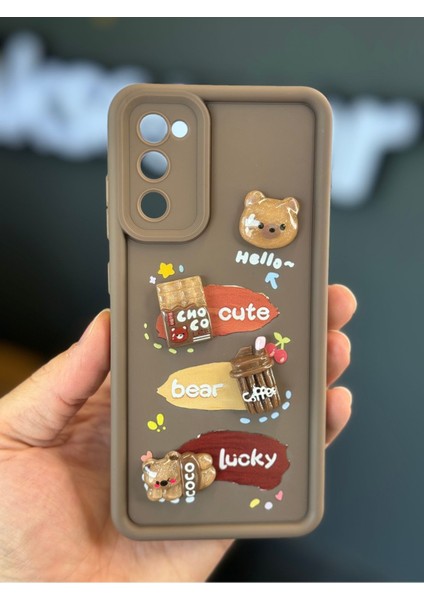 Samsung Galaxy S20 Fe Uyumlu Kılıf Tasarımlı Desenli Kamera Korumalı Ayıcık Kahve Renkli Yumuşak
