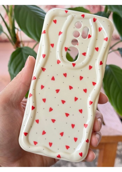 Oppo A5 - A9 2020 Kılıf Kamera Korumalı Dalga Kenarlı Kırmızı Kalp Desenli Silikon Kapak
